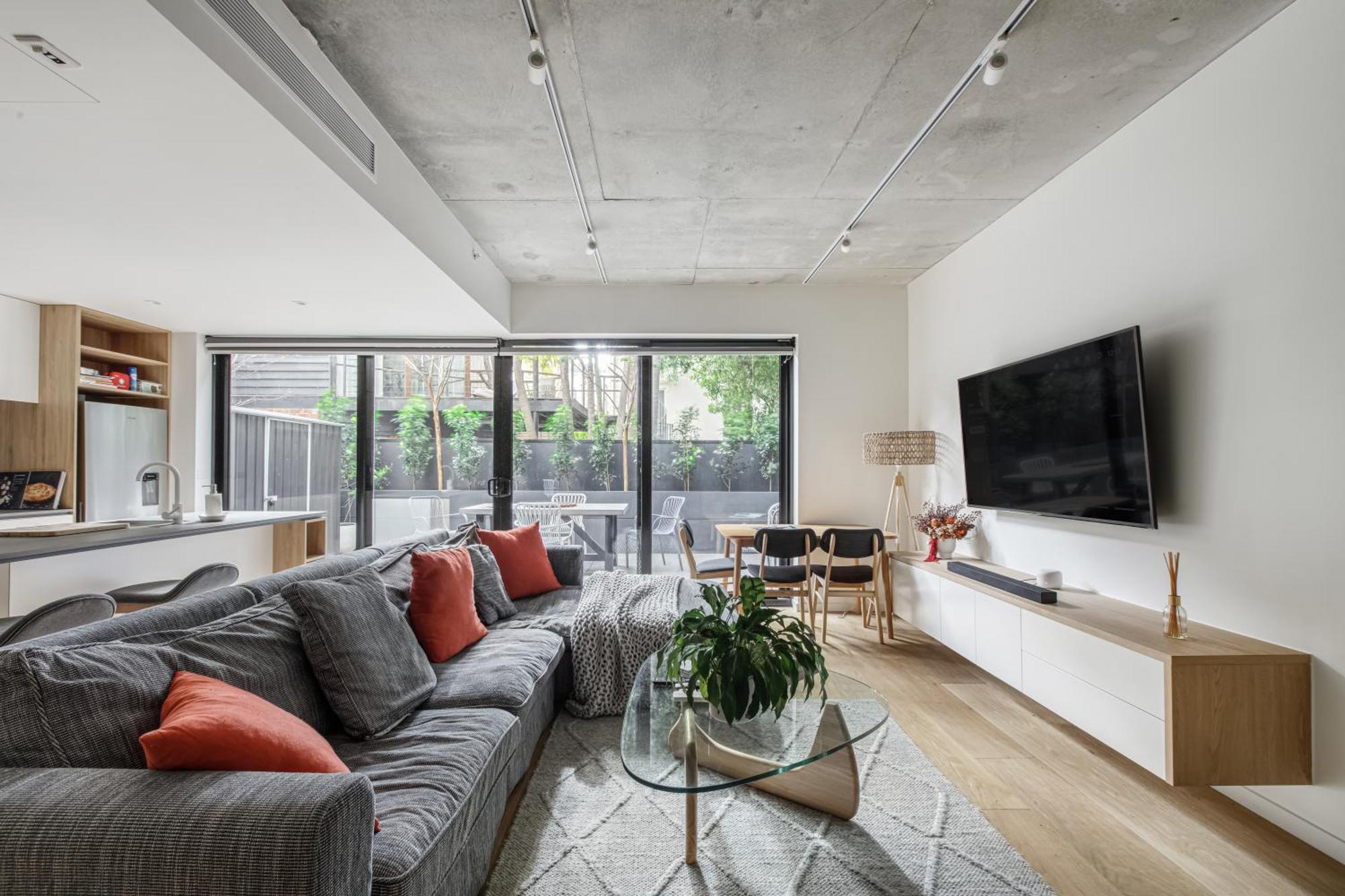 Large Prahran Retreat Apartment *